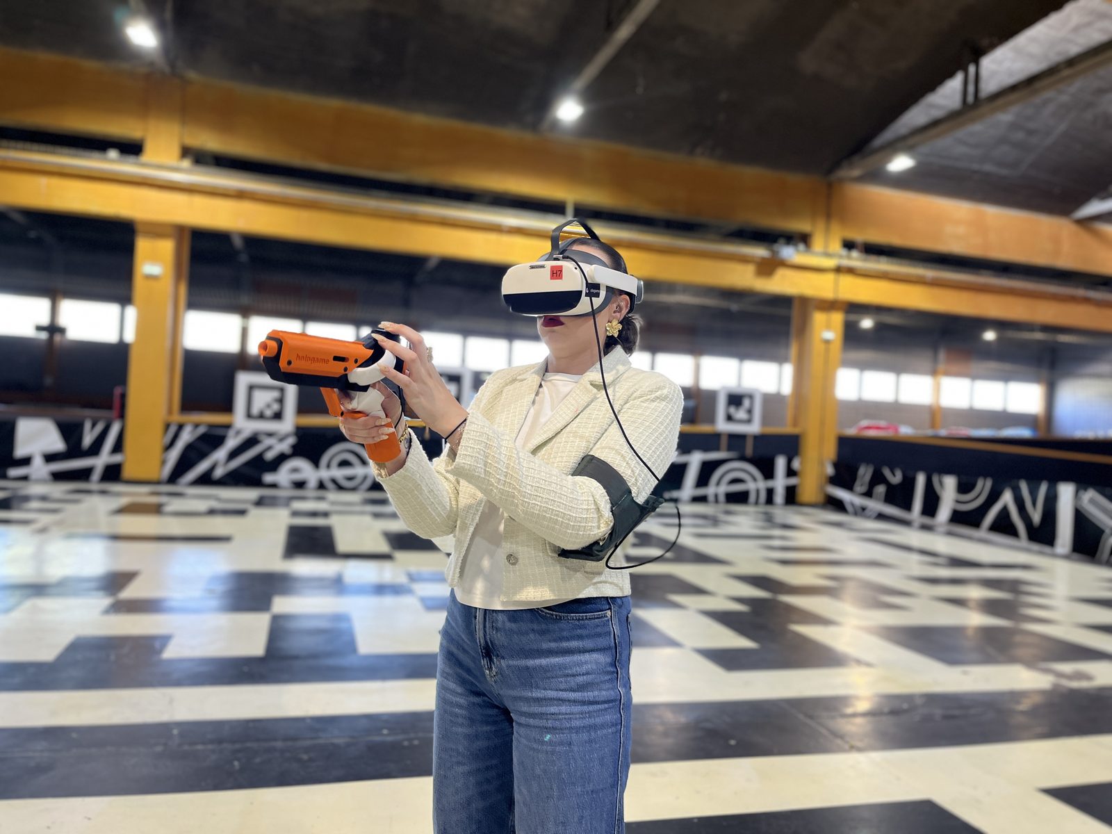 Session de réalité virtuelle en arène indoor
